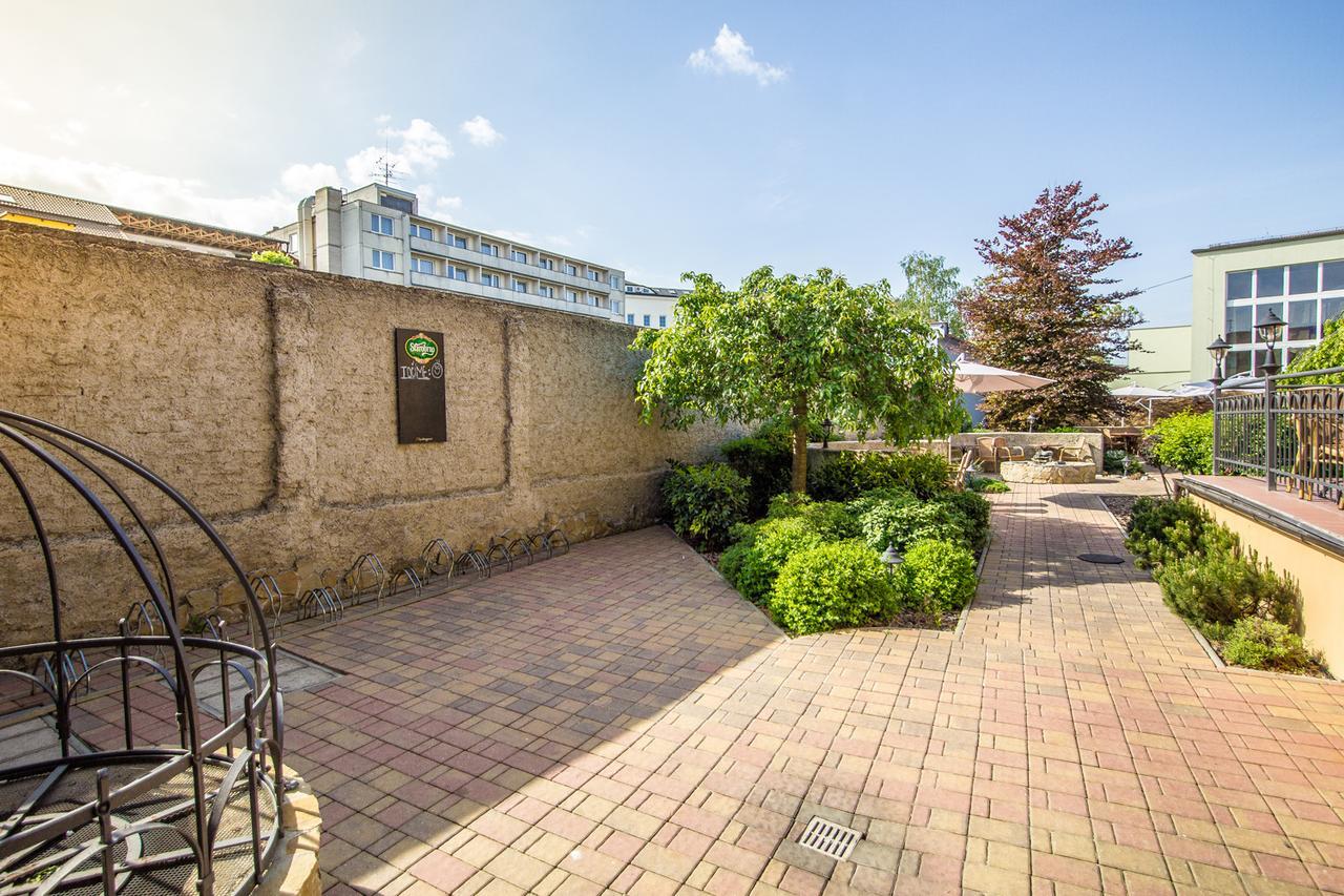 Hotel Pod Vezi Strážnice Exterior foto